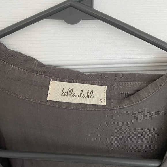 Bella Dahl gray shirt small stain - Picture 3 of 4